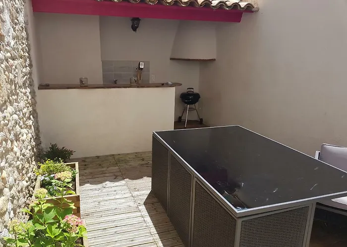 Le Leon D'or بيت للعطل ماريبواه